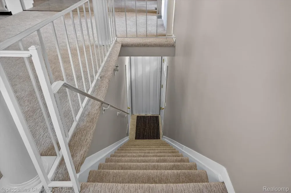 23672 N Rockledge Novi City, MI 48375
