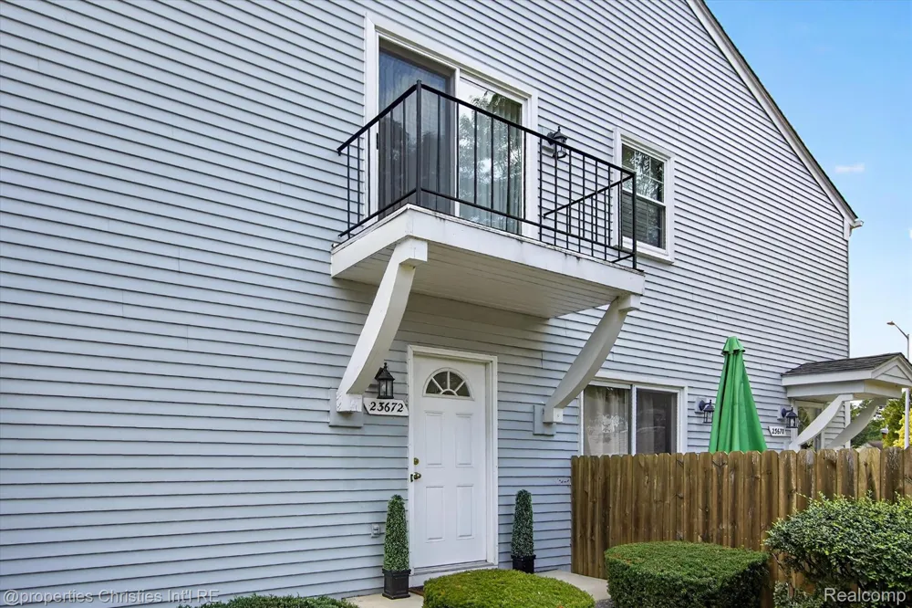 23672 N Rockledge Novi City, MI 48375