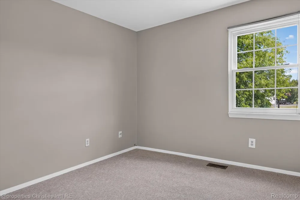 23672 N Rockledge Novi City, MI 48375