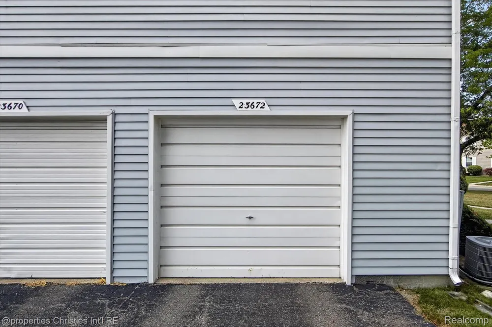 23672 N Rockledge Novi City, MI 48375