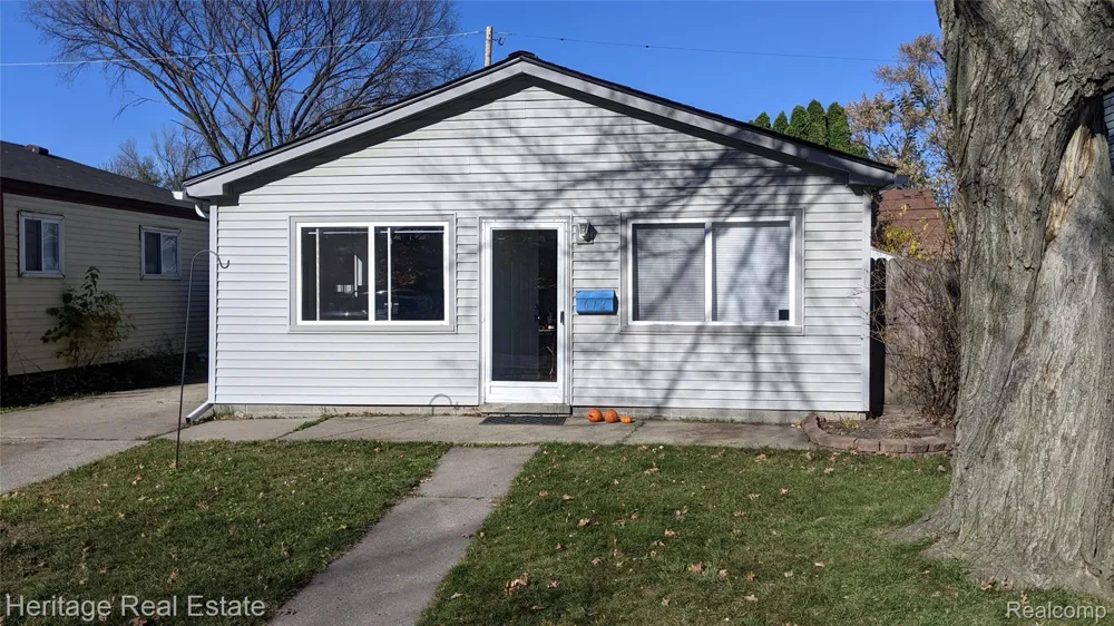 612 W Hudson Avenue Madison Heights City, MI 48071