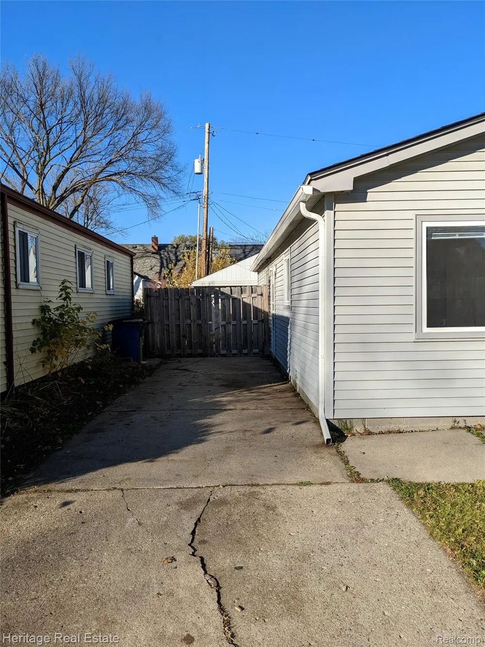 612 W Hudson Avenue Madison Heights City, MI 48071