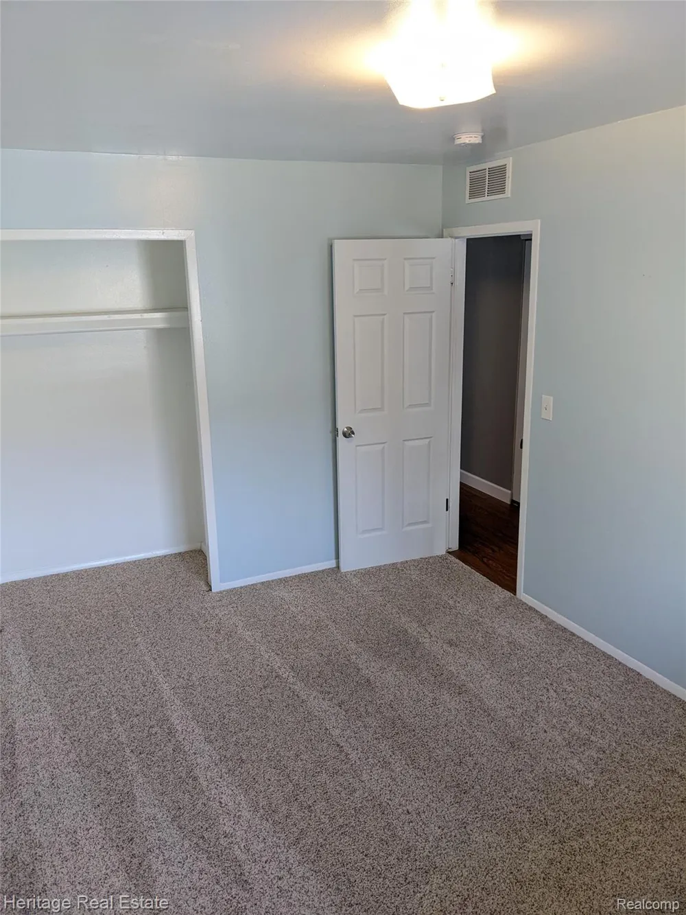 612 W Hudson Avenue Madison Heights City, MI 48071