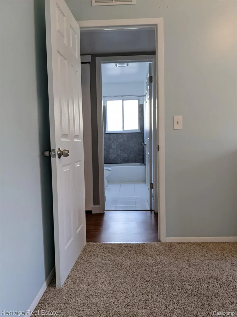 612 W Hudson Avenue Madison Heights City, MI 48071