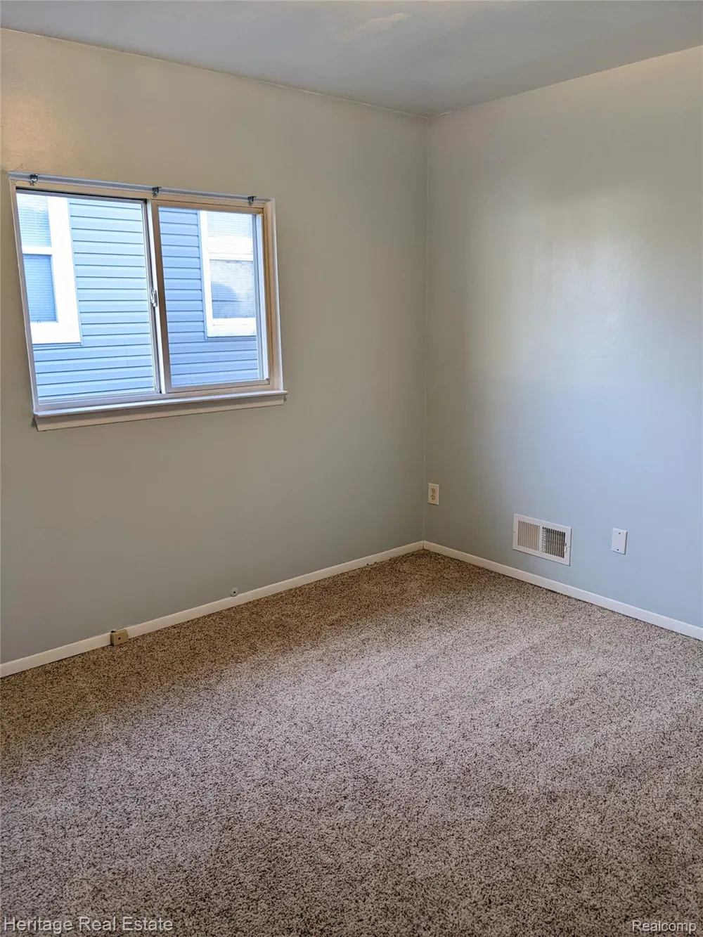 612 W Hudson Avenue Madison Heights City, MI 48071