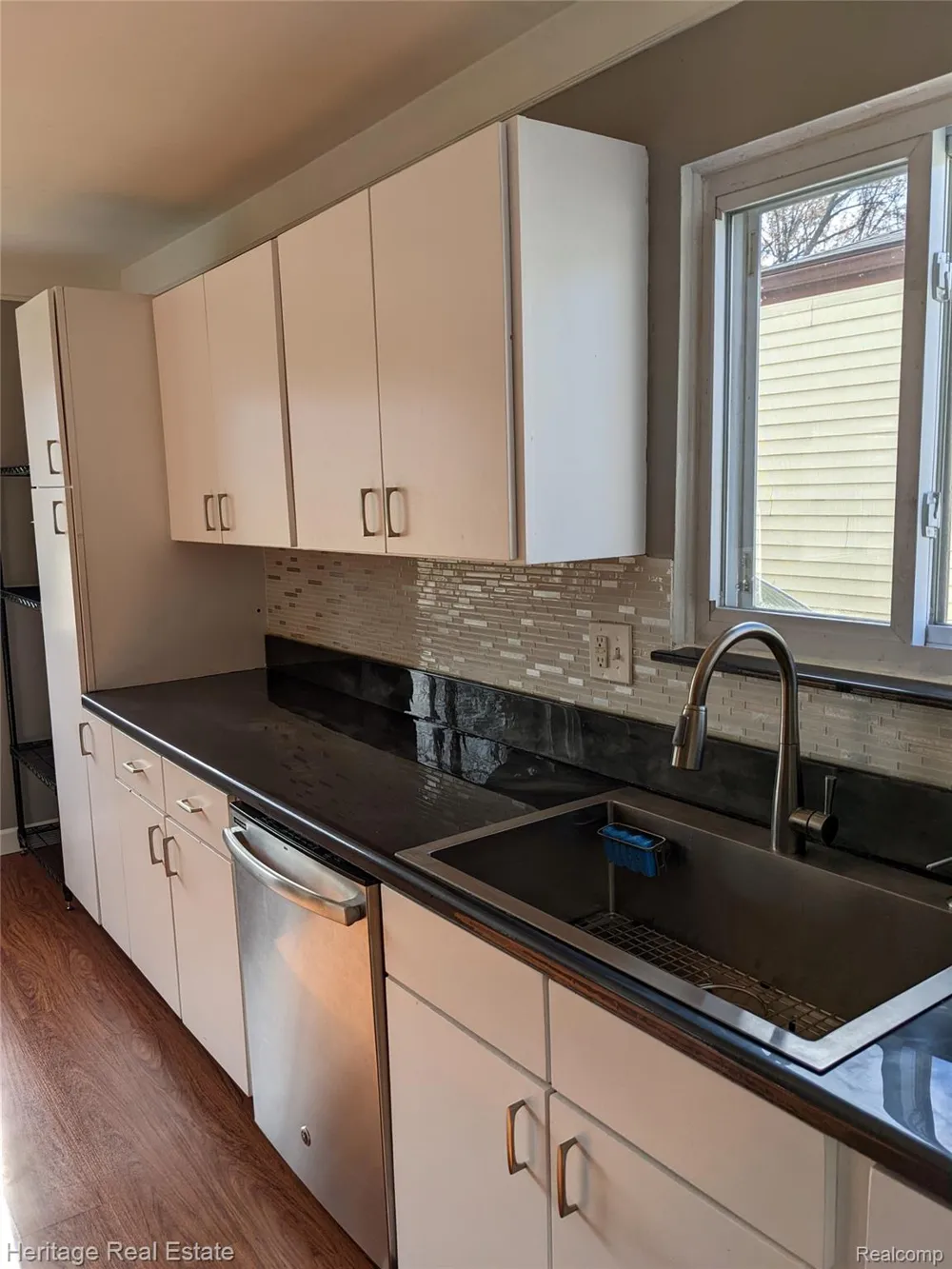 612 W Hudson Avenue Madison Heights City, MI 48071