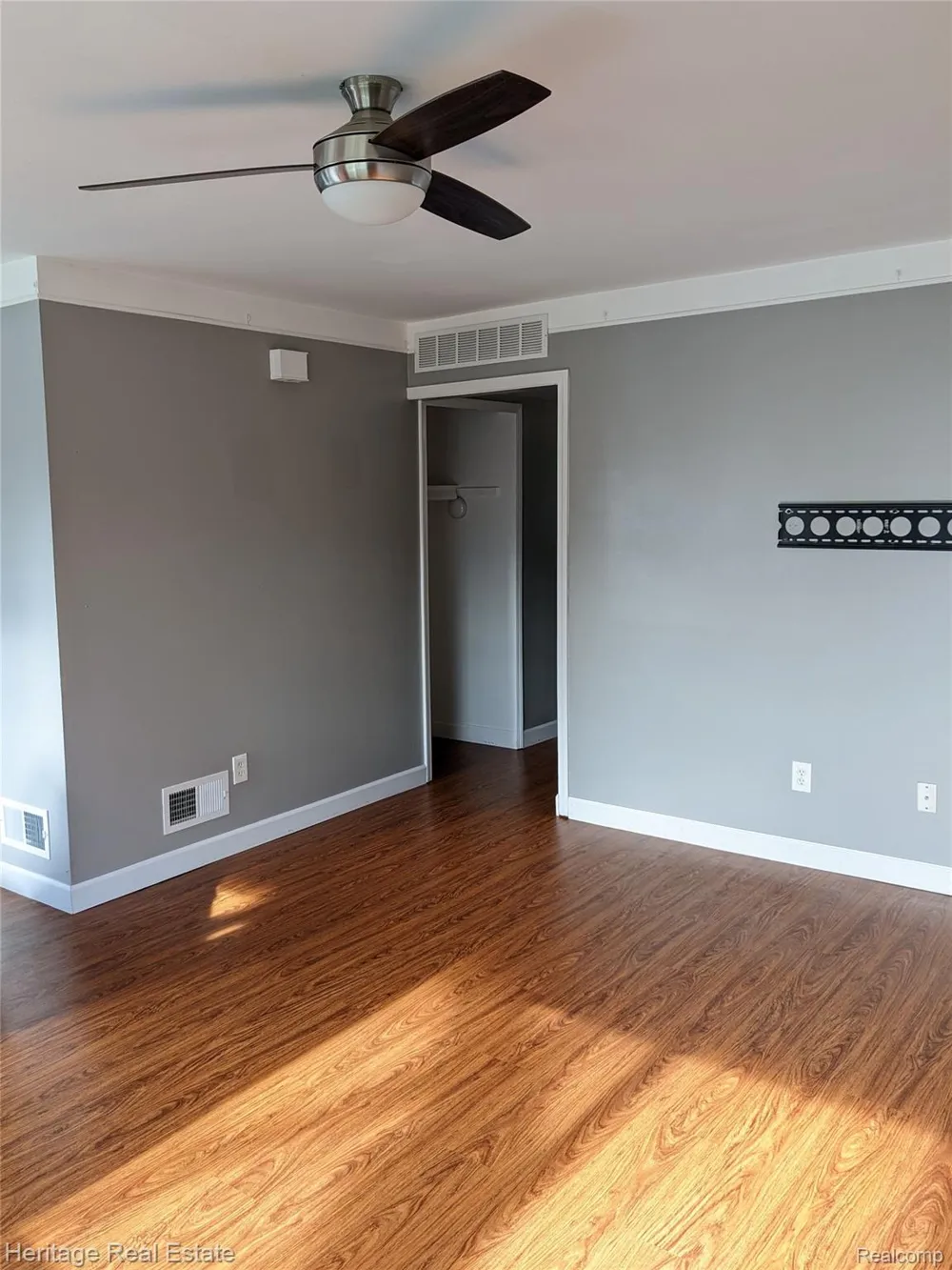 612 W Hudson Avenue Madison Heights City, MI 48071
