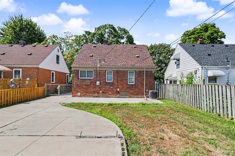 3429 Croissant Street Dearborn City, MI 48124
