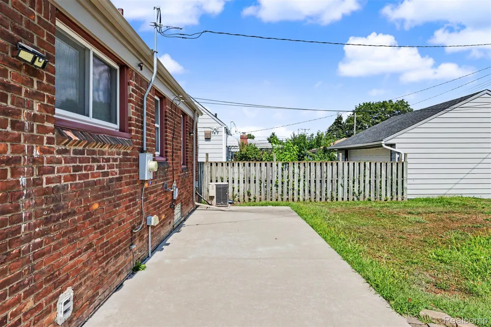 3429 Croissant Street Dearborn City, MI 48124
