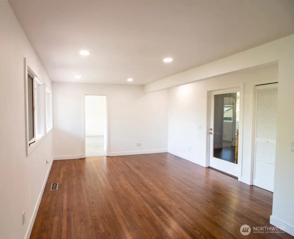 7255 E Mercer Way Mercer Island, WA 98040