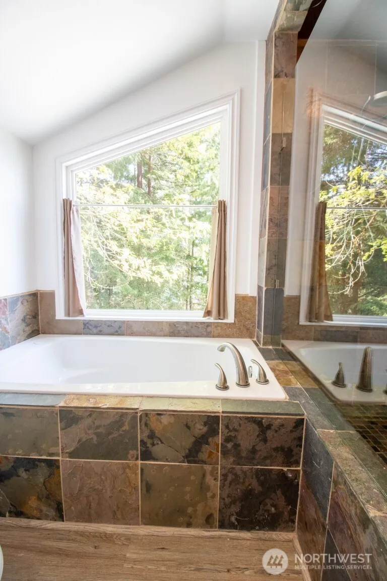 7255 E Mercer Way Mercer Island, WA 98040