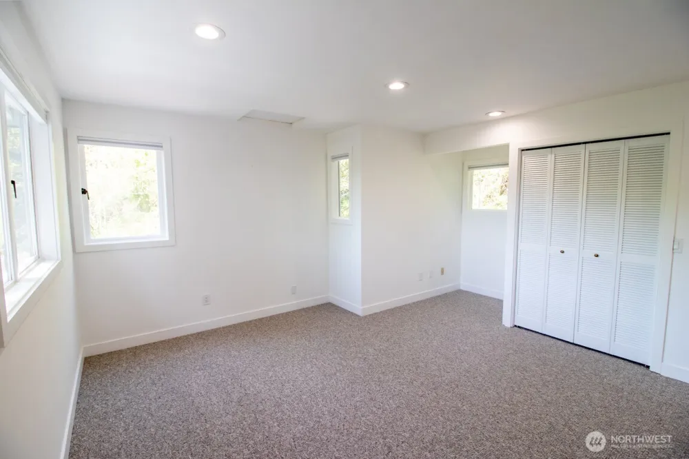7255 E Mercer Way Mercer Island, WA 98040