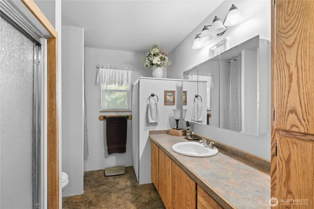 19946 E Desert Aire Dr SW Mattawa, WA 99349