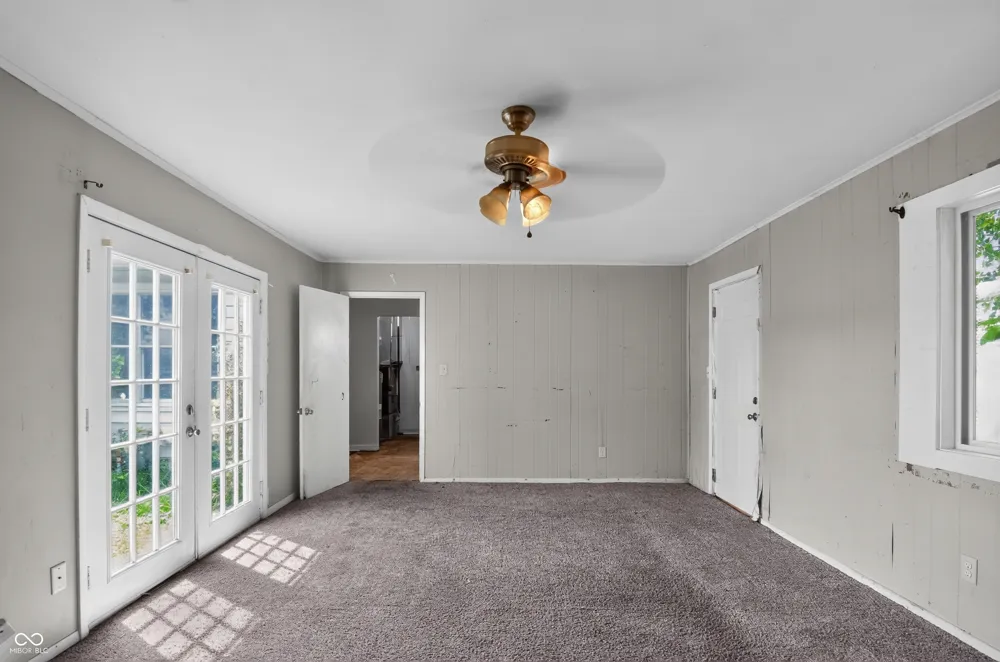 2819 Sangster Avenue Indianapolis, IN 46218