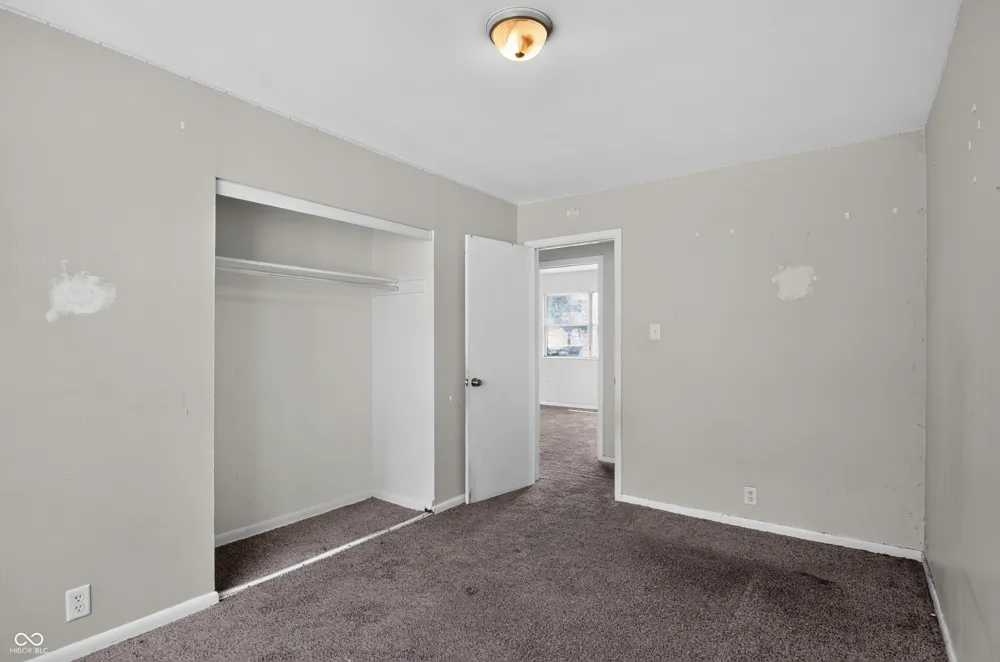 2819 Sangster Avenue Indianapolis, IN 46218