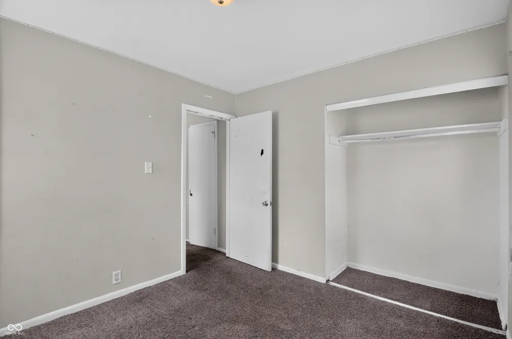 2819 Sangster Avenue Indianapolis, IN 46218
