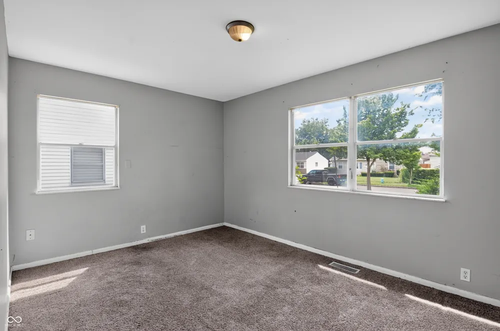 2819 Sangster Avenue Indianapolis, IN 46218