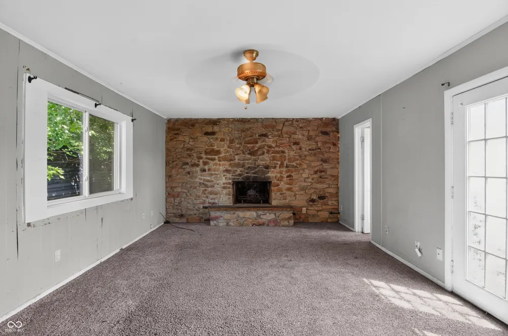 2819 Sangster Avenue Indianapolis, IN 46218