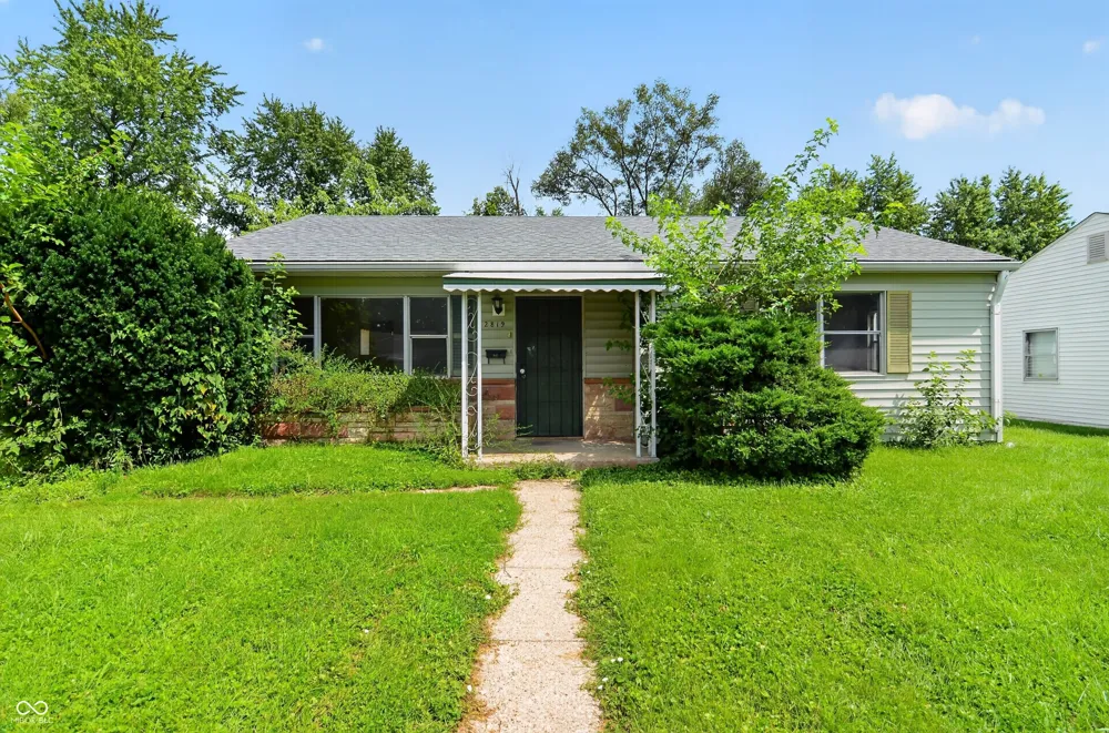 2819 Sangster Avenue Indianapolis, IN 46218