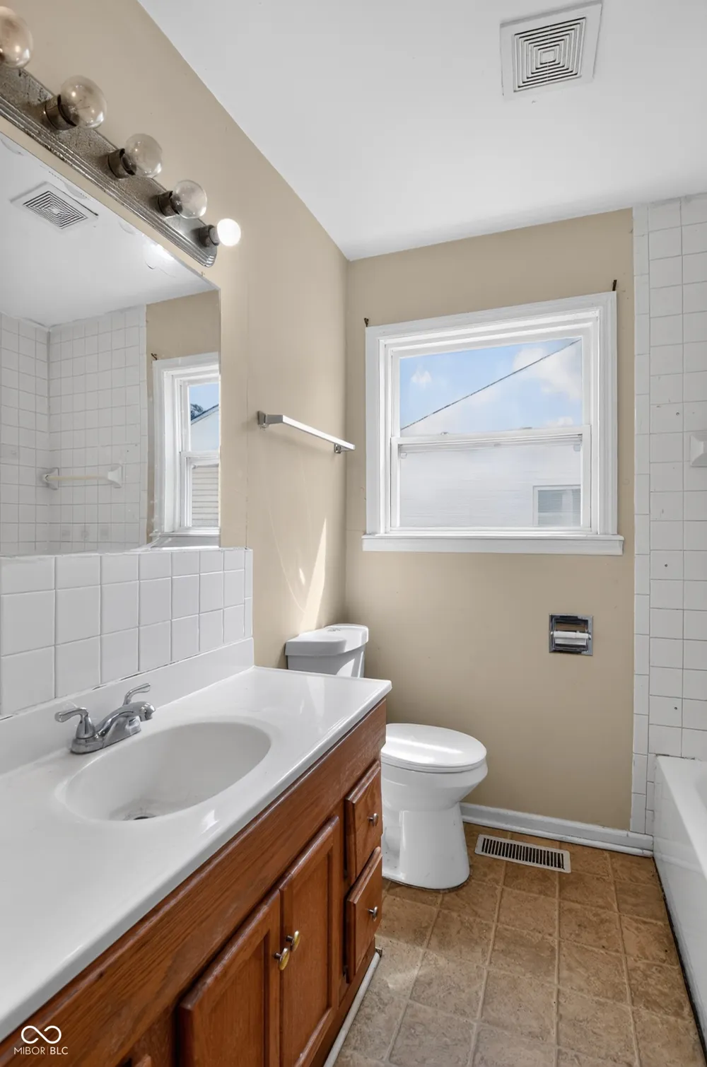 2819 Sangster Avenue Indianapolis, IN 46218