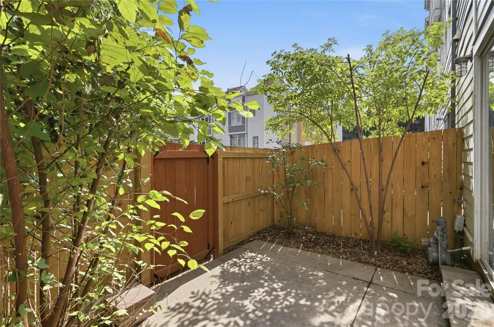 2090 Atherton Heights Lane Charlotte, NC 28203