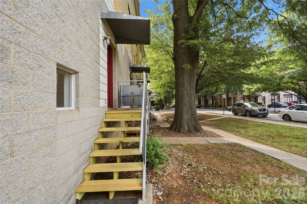 2090 Atherton Heights Lane Charlotte, NC 28203