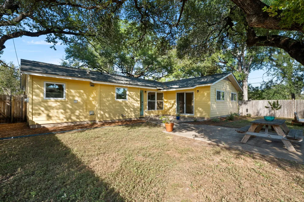 2003 Fair Oaks Drive Austin, TX 78745
