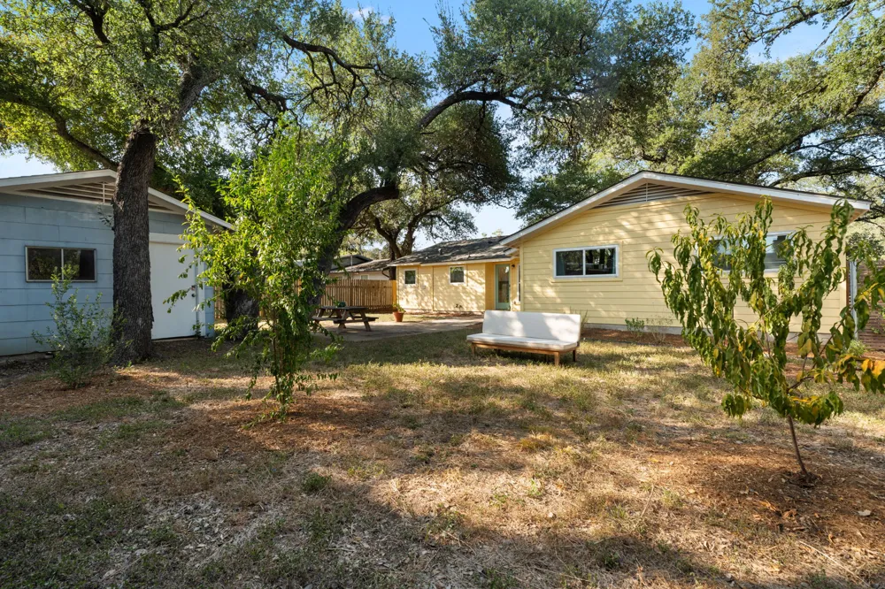 2003 Fair Oaks Drive Austin, TX 78745