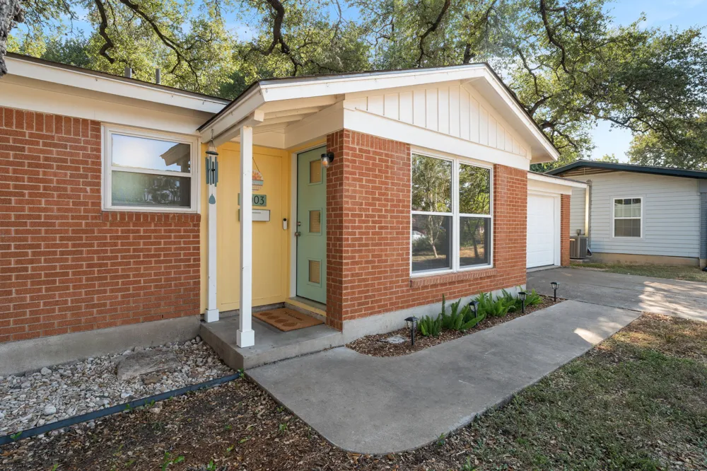 2003 Fair Oaks Drive Austin, TX 78745