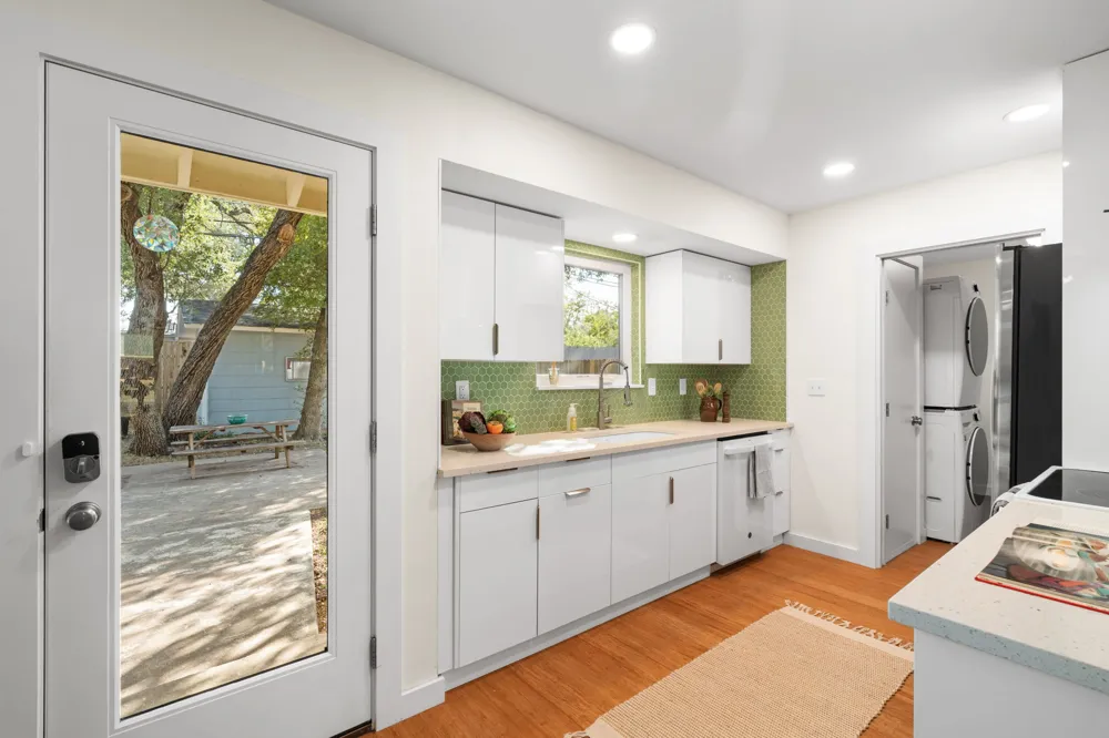 2003 Fair Oaks Drive Austin, TX 78745