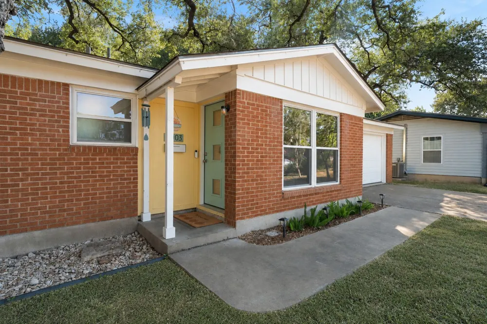 2003 Fair Oaks Drive Austin, TX 78745