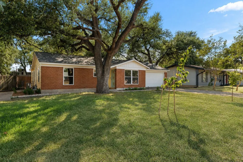 2003 Fair Oaks Drive Austin, TX 78745