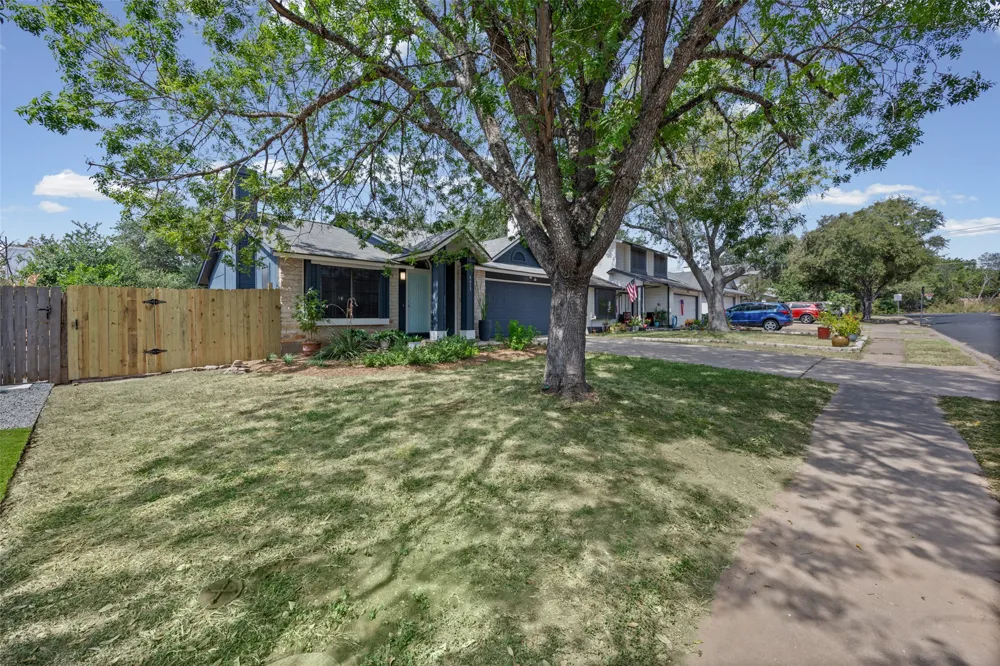 4613 MOLERA DRIVE Austin, TX 78749