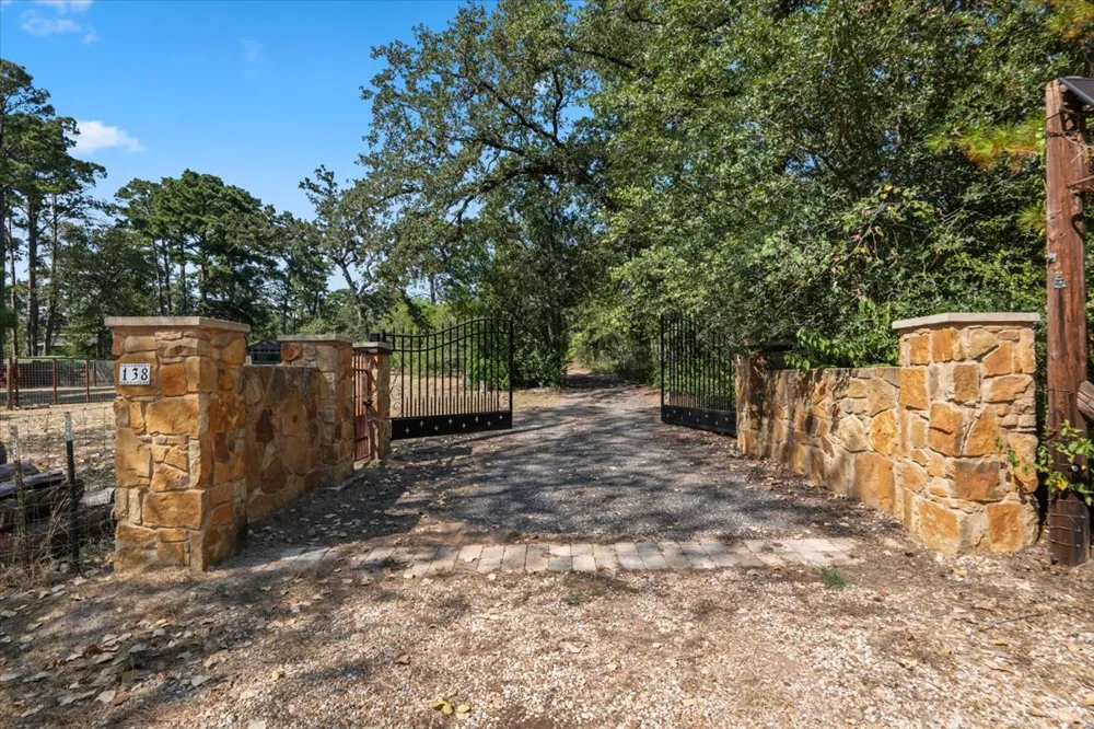 138 Forest Lane Bastrop, TX 78602