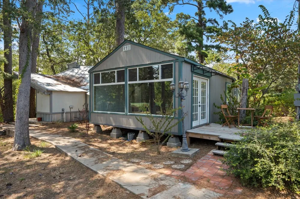 138 Forest Lane Bastrop, TX 78602