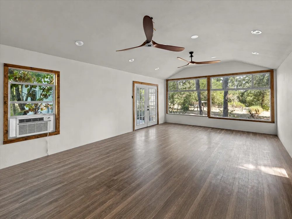 138 Forest Lane Bastrop, TX 78602