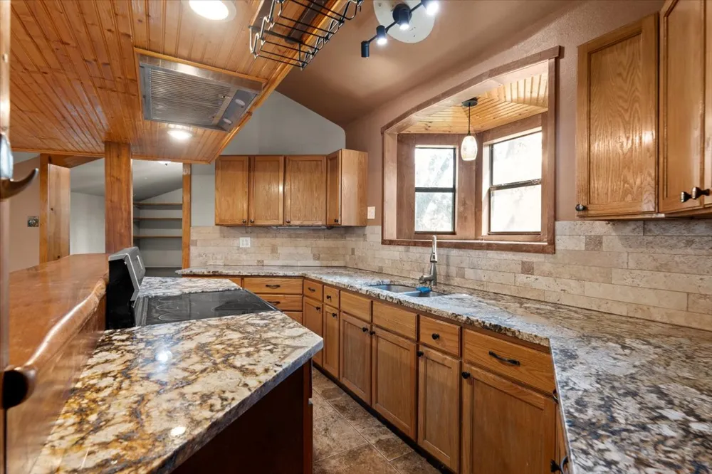 138 Forest Lane Bastrop, TX 78602
