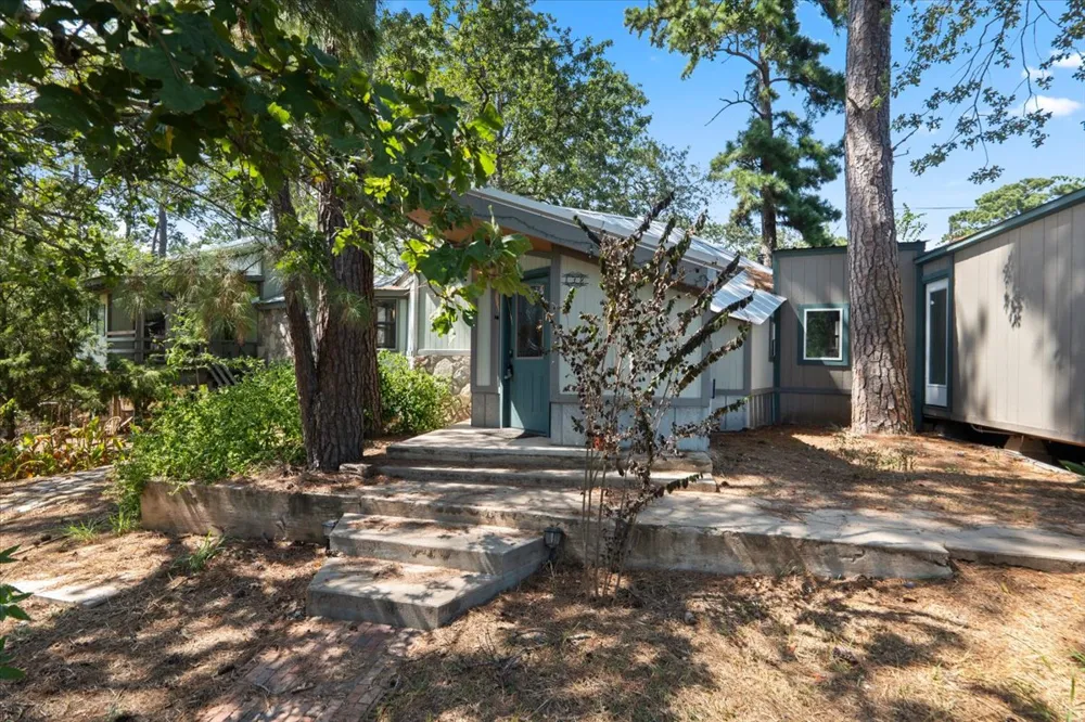 138 Forest Lane Bastrop, TX 78602