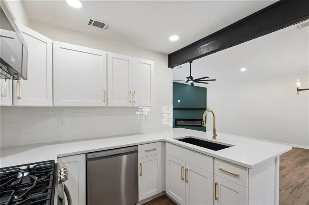 6361 Valley Dale Drive Riverdale, GA 30274