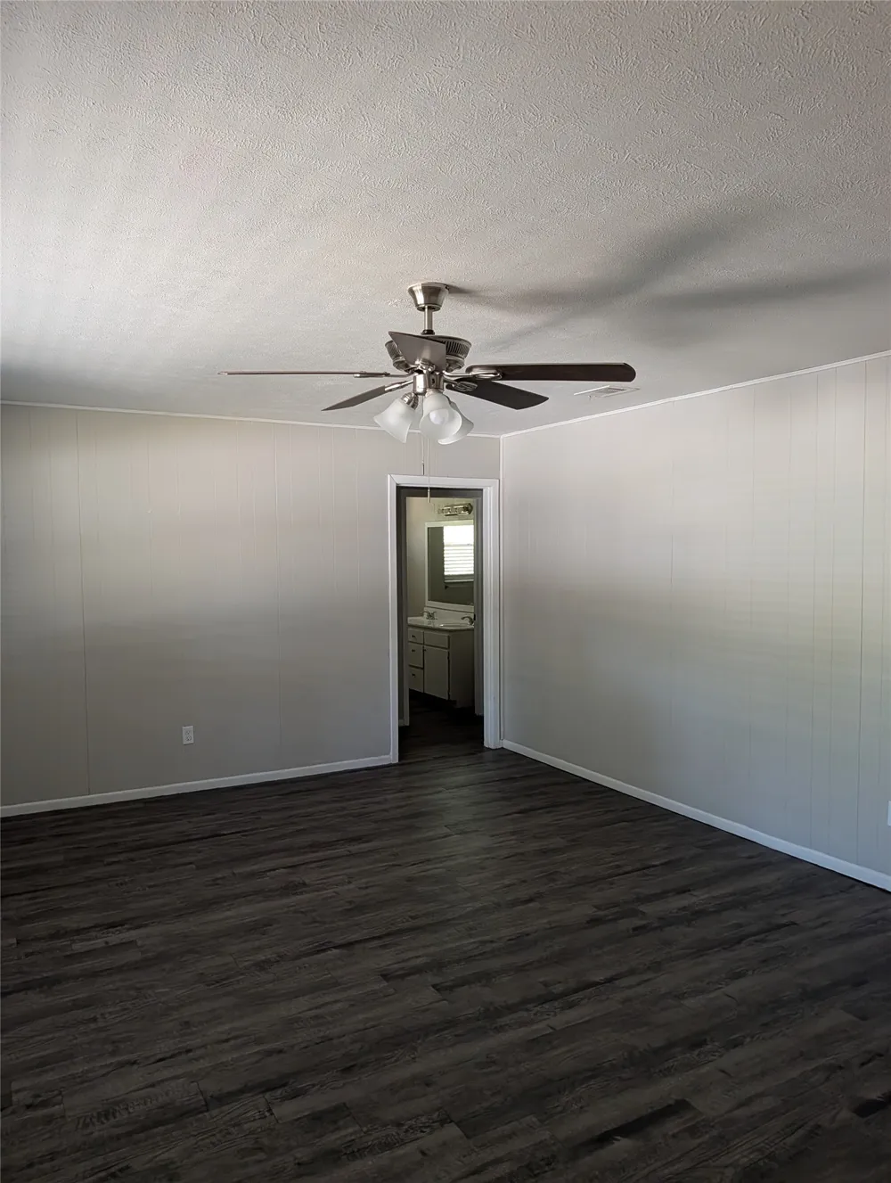 9201 Raymond Avenue White Settlement, TX 76108