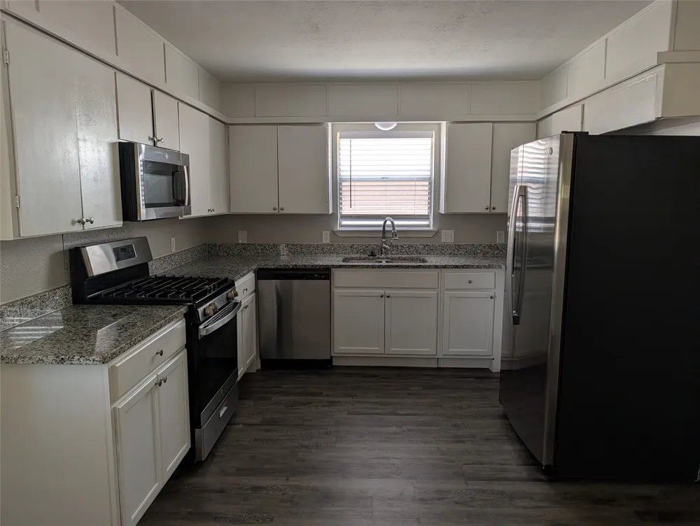 9201 Raymond Avenue White Settlement, TX 76108