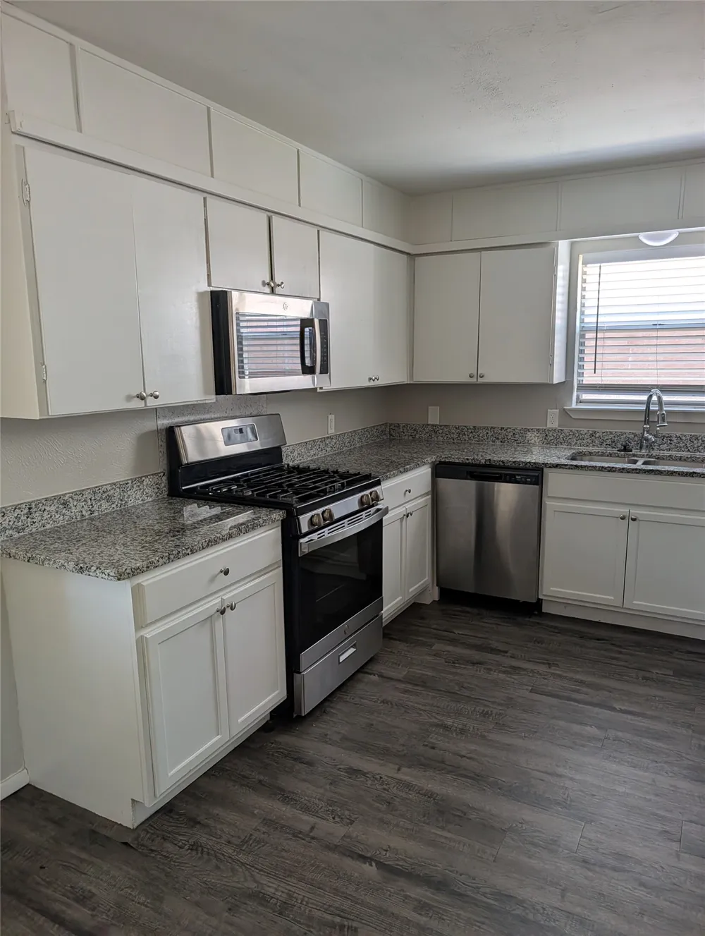 9201 Raymond Avenue White Settlement, TX 76108