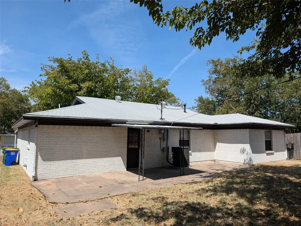 9201 Raymond Avenue White Settlement, TX 76108