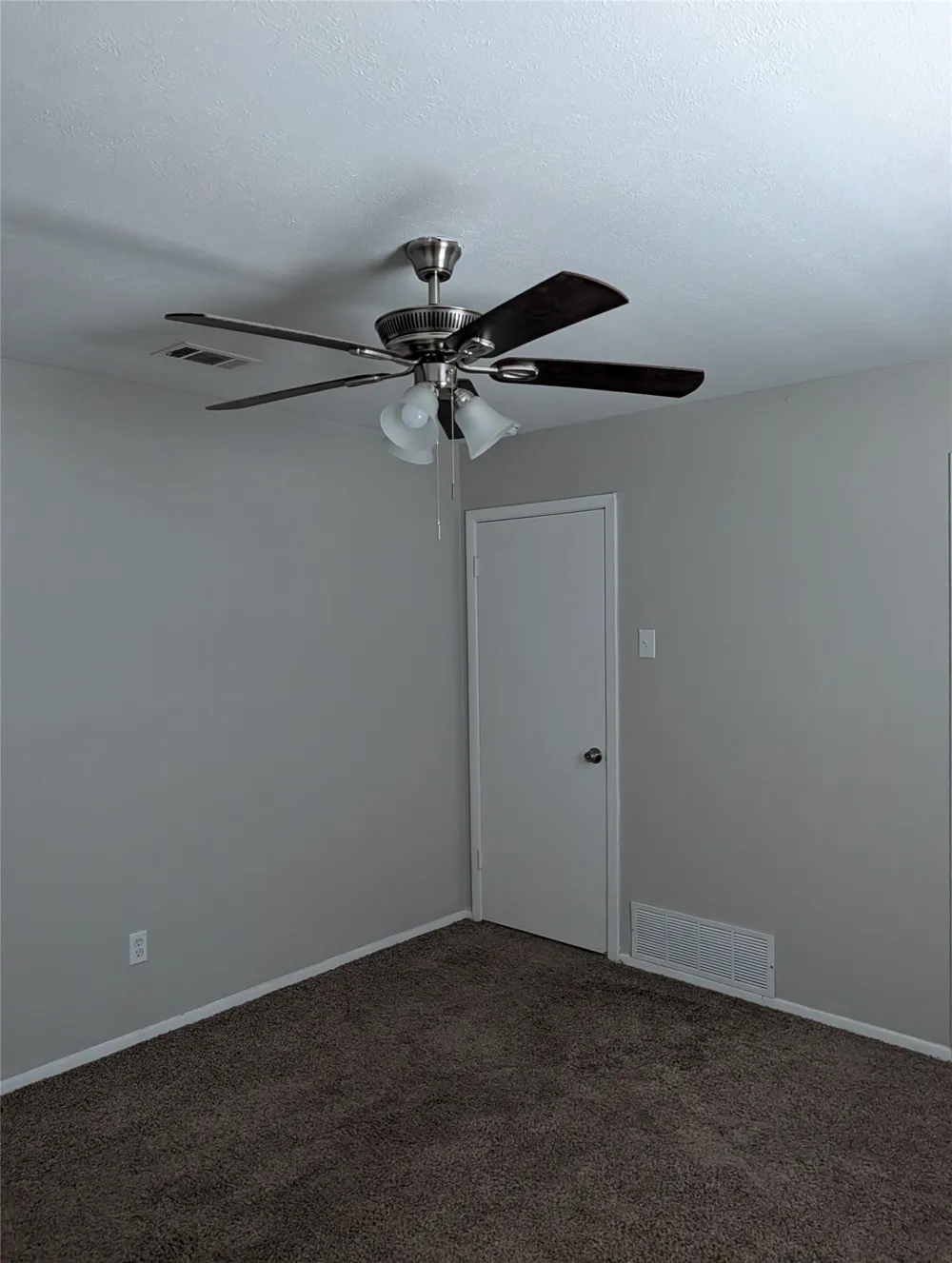 9201 Raymond Avenue White Settlement, TX 76108