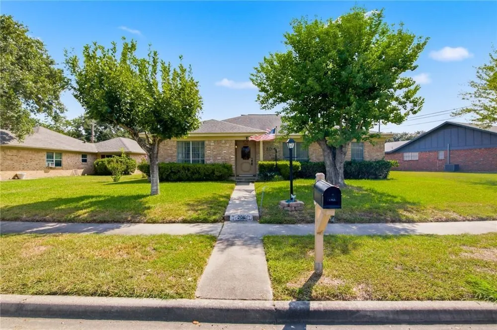 204 King Arthur Street Victoria, TX 77904