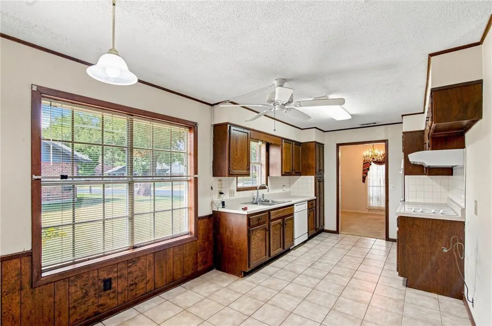 204 King Arthur Street Victoria, TX 77904