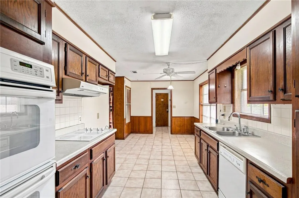 204 King Arthur Street Victoria, TX 77904