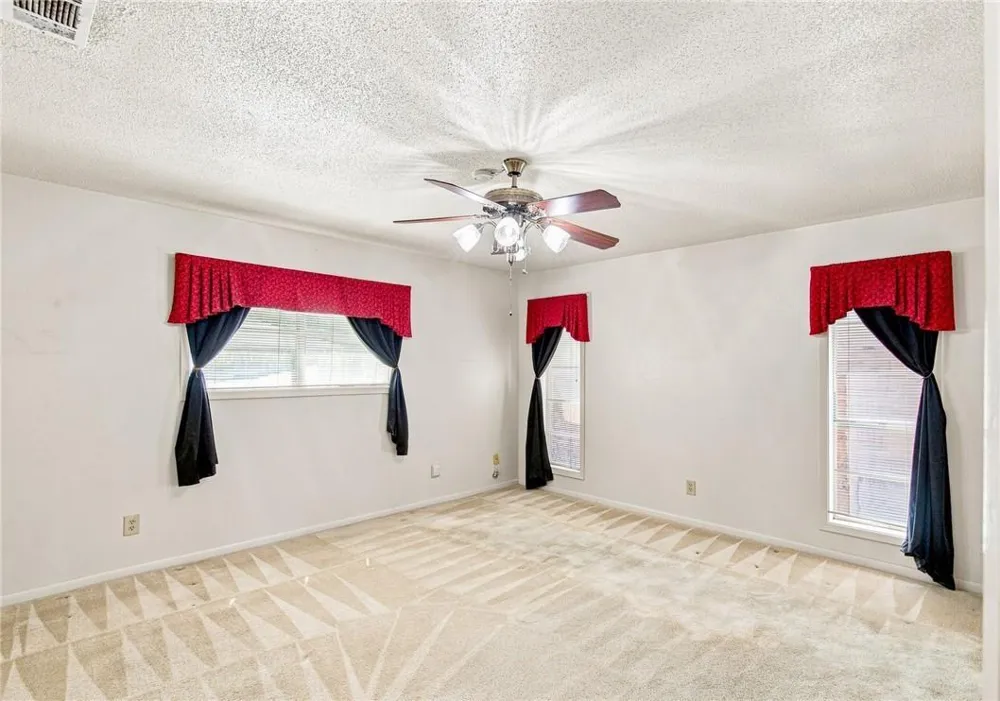 204 King Arthur Street Victoria, TX 77904