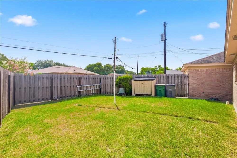 204 King Arthur Street Victoria, TX 77904