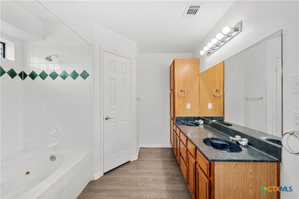 5104 James Loop Killeen, TX 76542